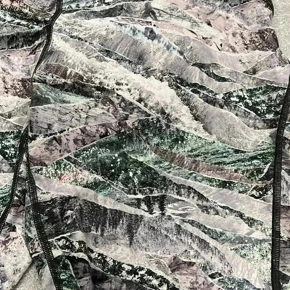 [12] Lululemon Train Times Pant 21”Springscape Multi  / Obsidian - Picture 5 of 9